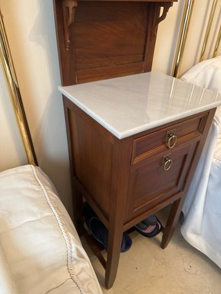 Tocador de madera antiguo