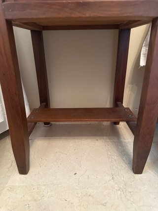 Tocador de madera antiguo