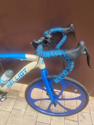 Bicicleta carretera/ciudad azul y beige Helliot