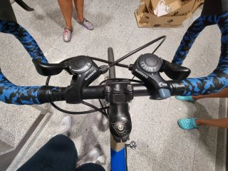 Bicicleta carretera/ciudad azul y beige Helliot