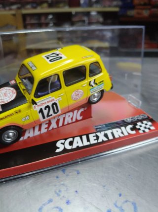 Scalextric Renault 4L Dakar 1979