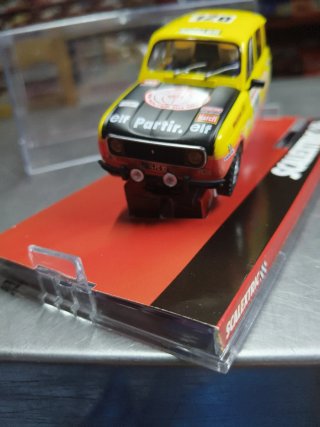 Scalextric Renault 4L Dakar 1979