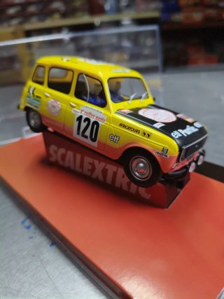 Scalextric Renault 4L Dakar 1979