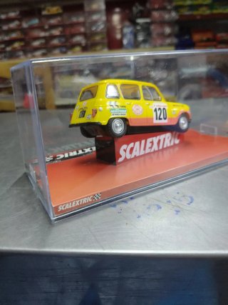 Scalextric Renault 4L Dakar 1979