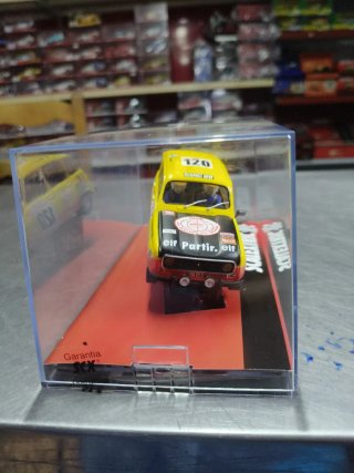 Scalextric Renault 4L Dakar 1979