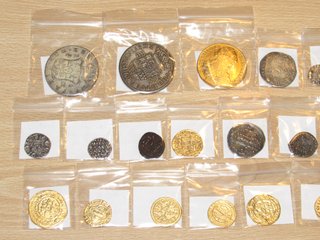 Lote 18 reproducciones moneda fals dinar mancuso