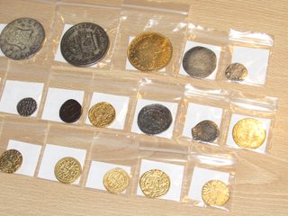 Lote 18 reproducciones moneda fals dinar mancuso