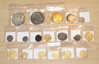 Lote 18 reproducciones moneda fals dinar mancuso