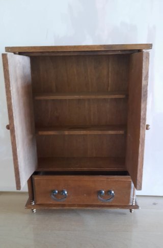 Miniatura mobile per casa delle bambole