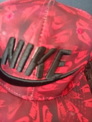 Gorra Snatchatt Nike Sportswear Roja