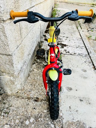 Bicicleta infantil roja Kimi