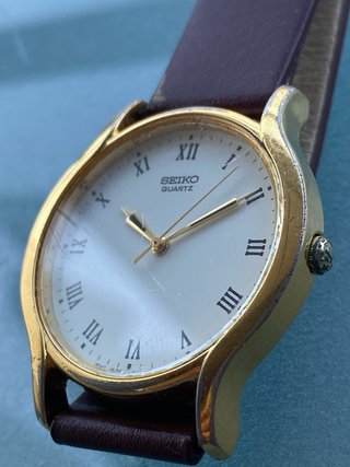 Reloj Seiko Quartz Dorado y Marrón Vintage