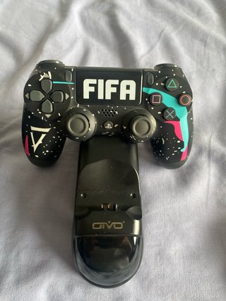 PS4 + 2 Mandos Personalizados + FIFA 23