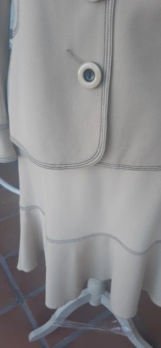 Traje de falda verano beige