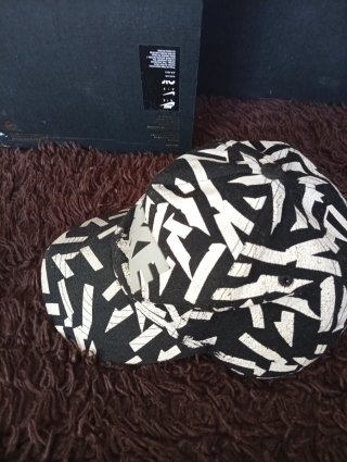 Gorra Nike Sportwear Negra y Blanca