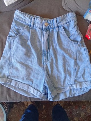 Shorts vaqueros Stradivarius talla 36