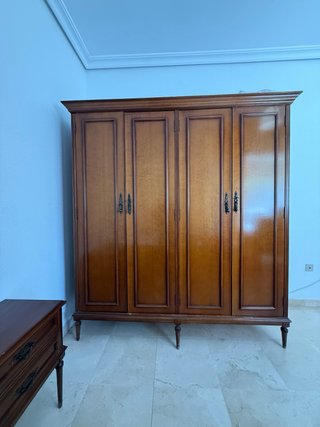 Armario de madera