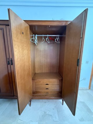 Armario de madera