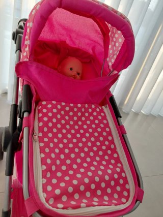 Cochecito de muñecas rosa con muñeca Nenuco