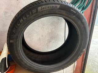 Neumático Michelin 245/45 R18 100W