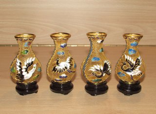 Set di 4 vasi cinesi in metallo traforato cloisonné anni '70