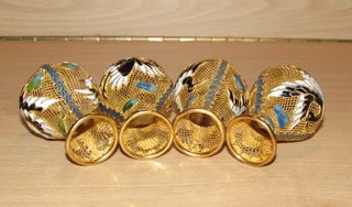 Set di 4 vasi cinesi in metallo traforato cloisonné anni '70