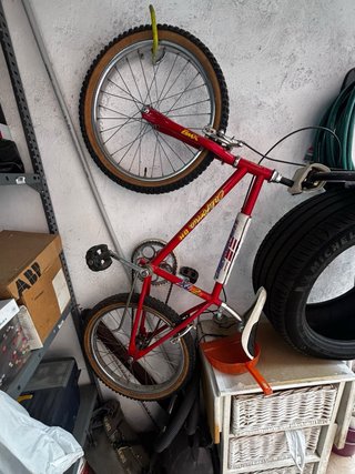 Bicicleta BMX Roja