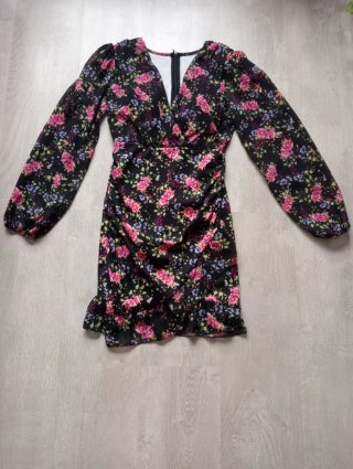 Vestido negro estampado floral talla M