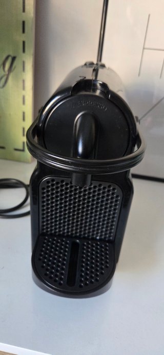 MACCHINA DA CAFFÈ NESPRESSO INISSIA - COME NUOVA!