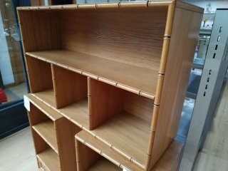 Muebles de madera y bambú