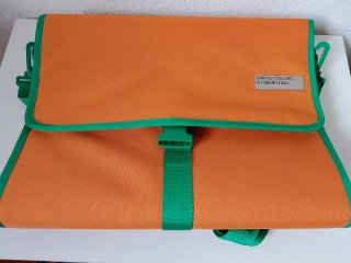 Mochila Benetton Naranja y Verde