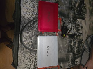 Sony Vaio blanco y rosa