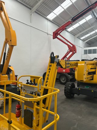 PLATAFORMA ELEVADORA HAULOTTE HA 16 SPX
