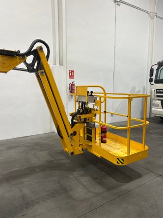 PLATAFORMA ELEVADORA HAULOTTE HA 16 SPX