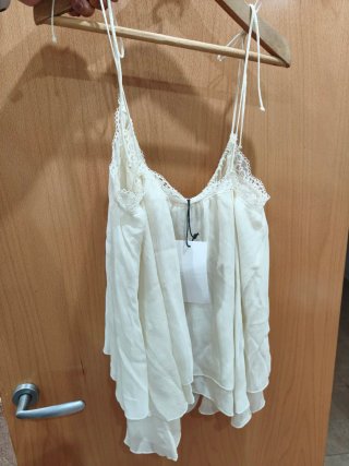 Blusa camiseta tirantes Zara