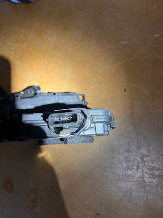 Cerradura Puerta Derecha Renault Trafic 805024134R