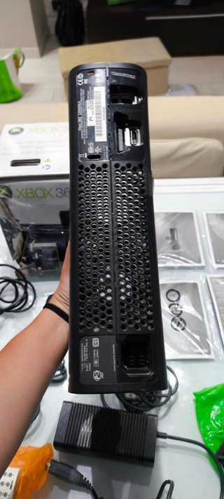 Xbox 360 Elite 120GB + Kinect
