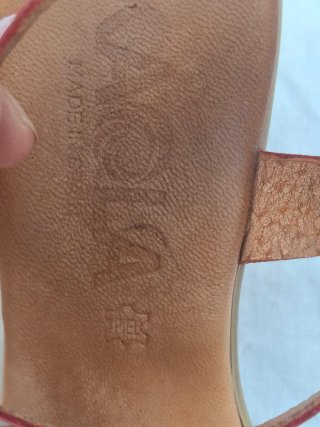 Sandalias rojas cuña N 39