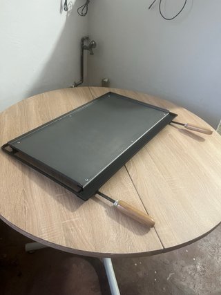 Plancha para barbacoa con asas de madera