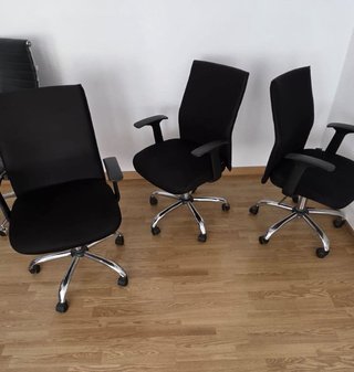 13 Silla de oficina negra