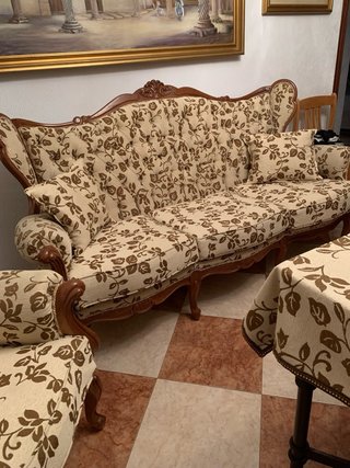 Sofá clásico y 2 sillones a juego