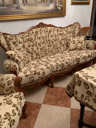 Sofá clásico y 2 sillones a juego