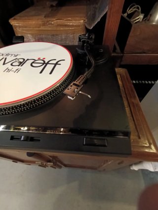 DIFERENTES MODELOS DE TOCADISCOS CORREA