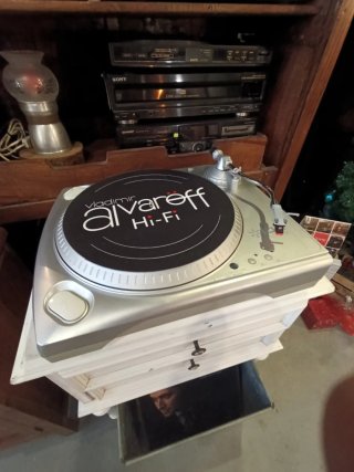 DIFERENTES MODELOS DE TOCADISCOS CORREA