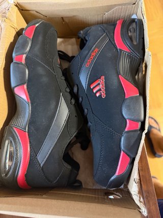 Botines Adidas Negros y Rojos Talla 41