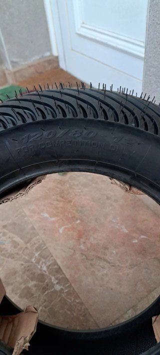 Neumáticos de agua nuevos llanta 12