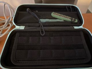 Nintendo Switch Verde y Negro, sin juegos