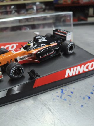 Ninco Scalextric Arrows A20 Pedro de la Rosa