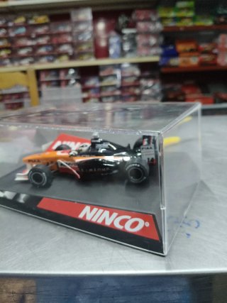 Ninco Scalextric Arrows A20 Pedro de la Rosa