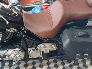 Kawasaki VN900 Cruiser Negra y Marrón